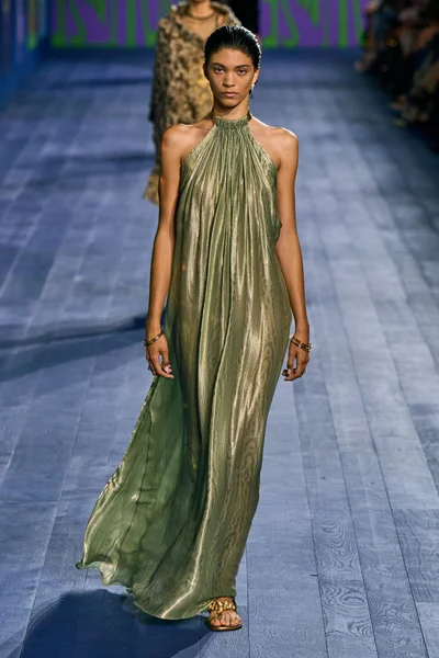 Look 35